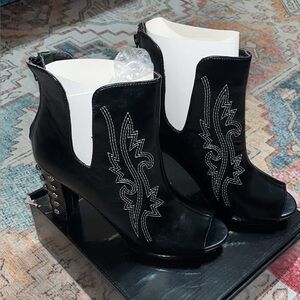 NEW Western heel booties